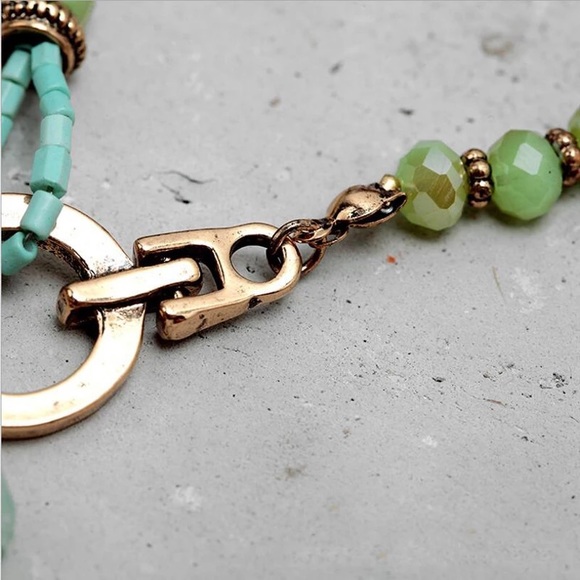 Beaded Green Stone Tassel Antique Gold Necklace - Picture 6 of 8